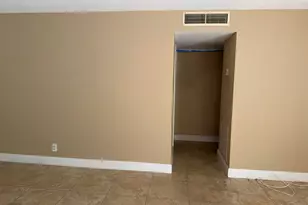 982 Overbrook Pl, West Palm Beach, FL 33413 - Photo 5