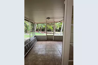 982 Overbrook Place, West Palm Beach, FL 33413 - Photo 13