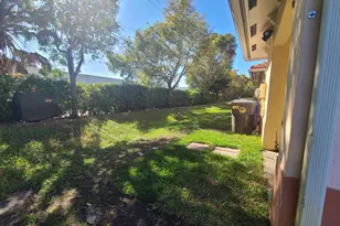 102 S Santa Catalina Cir, North Lauderdale, FL 33068 - Photo 3