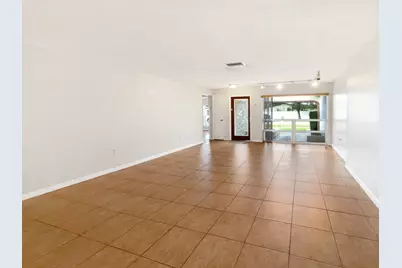 8900 NW 11th Street, Pembroke Pines, FL 33024 - Photo 3