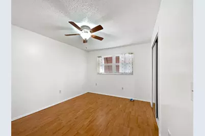 8900 NW 11th Street, Pembroke Pines, FL 33024 - Photo 13
