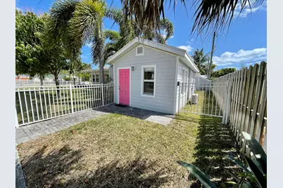 736 Rockland Drive, Unit #Cottage, West Palm Beach, FL 33405 - Photo 5