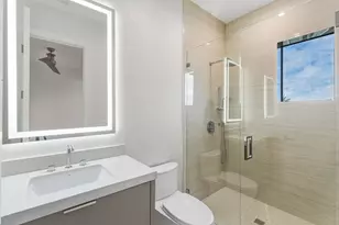 450 NE Spanish Ct, Boca Raton, FL 33432 - Photo 23