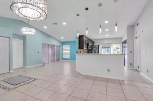 20718 NW 3rd Ct, Pembroke Pines, FL 33029 - Photo 9