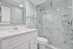 4 Lexington Ln E, Palm Beach Gardens, FL 33418 - Photo 19