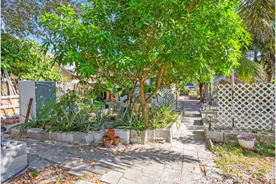 317 N D Street E, Lake Worth Beach, FL 33460 - Photo 19