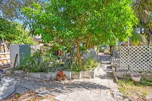 317 N D Street E, Lake Worth Beach, FL 33460 - Photo 19