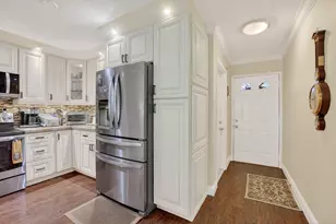 9215 Flynn Cir, Boca Raton, FL 33496 - Photo 5