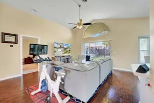 2008 Normandy Cir, West Palm Beach, FL 33409 - Photo 25