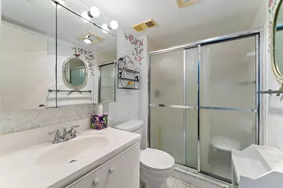 3186 Via Poinciana, Unit #111, Lake Worth, FL 33467 - Photo 11