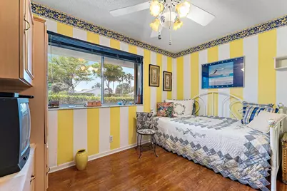 3186 Via Poinciana, Unit #111, Lake Worth, FL 33467 - Photo 13
