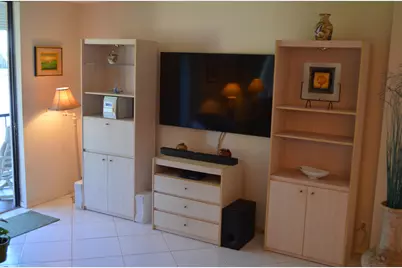 5220 Las Verdes Circle, Unit #312, Delray Beach, FL 33484 - Photo 5