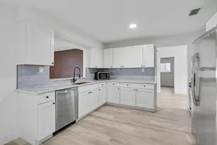 5311 Woodland Dr, Delray Beach, FL 33484 - Photo 7