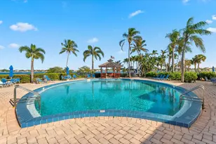 110 Half Moon Cir, Hypoluxo, FL 33462 - Photo 17