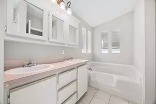 8527 Marlberry Ct, Port Saint Lucie, FL 34952 - Photo 19