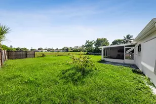 2009 SE Hideaway Cir, Port Saint Lucie, FL 34952 - Photo 17