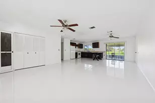 2009 SE Hideaway Cir, Port Saint Lucie, FL 34952 - Photo 3