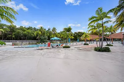 100 Bayview Drive, Unit #215, Sunny Isles Beach, FL 33160 - Photo 15