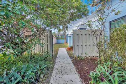 940 Rainberry Lake Drive, Delray Beach, FL 33445 - Photo 3