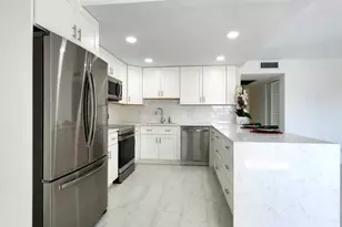 2003 Lincoln A, Boca Raton, FL 33434 - Photo 7