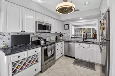 5743 Lakeview Mews Circle, Boynton Beach, FL 33437 - Photo 5