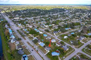 555 SE Airoso Blvd, Port Saint Lucie, FL 34983 - Photo 27