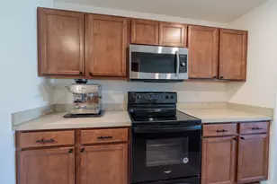 1427 SW Leisure Ln, Port Saint Lucie, FL 34953 - Photo 9