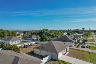 1427 SW Leisure Ln, Port Saint Lucie, FL 34953 - Photo 27