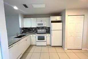 930 Summit Lake Dr, West Palm Beach, FL 33406 - Photo 3