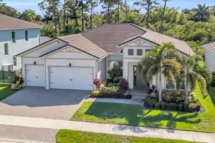 668 SW Riverwatch Pl, Stuart, FL 34997 - Photo 1