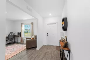 6300 NW leafmore Ln, Port Saint Lucie, FL 34987 - Photo 3