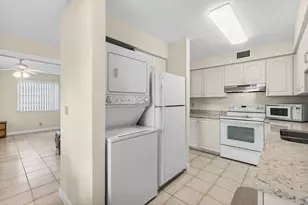 13682 Via Flora Unit, Delray Beach, FL 33484 - Photo 11