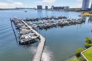 11370 Twelve Oaks Way Unit, North Palm Beach, FL 33408 - Photo 29
