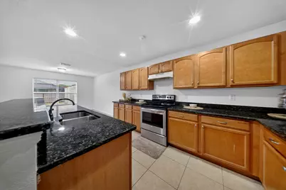 650 SW Cynthia Street, Port Saint Lucie, FL 34983 - Photo 7