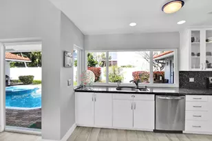 501 SW 15th Rd, Boca Raton, FL 33432 - Photo 17