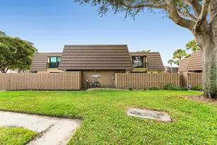 707 7th Ct, Palm Beach Gardens, FL 33410 - Photo 3