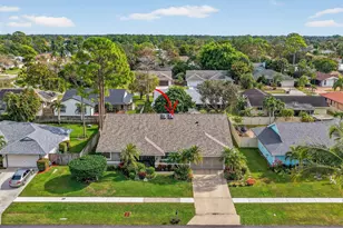 560 Juniper Pl, Wellington, FL 33414 - Photo 63