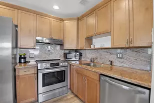 170 Valencia H, Delray Beach, FL 33446 - Photo 9