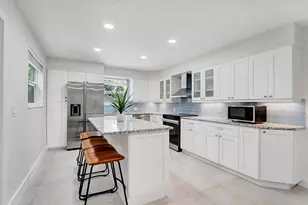 218 NE 10th St, Delray Beach, FL 33444 - Photo 9