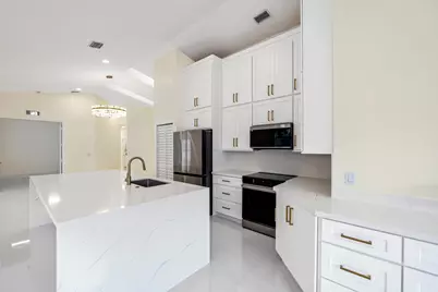 17277 Hampton Boulevard, Boca Raton, FL 33496 - Photo 5