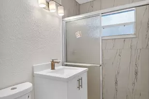 312 Greenbrier Dr, Palm Springs, FL 33461 - Photo 15