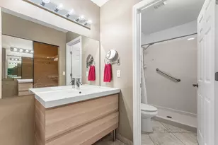 5574 Parkwalk Cir E, Boynton Beach, FL 33472 - Photo 23