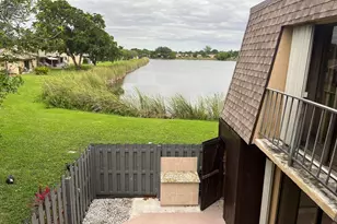 4602 Waterview Cir, Palm Springs, FL 33461 - Photo 13