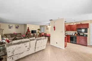 5697 Boynton Bay Cir, Boynton Beach, FL 33437 - Photo 5