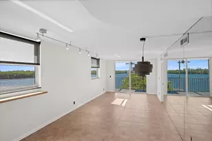 689 NE 6th Ct, Boynton Beach, FL 33435 - Photo 11