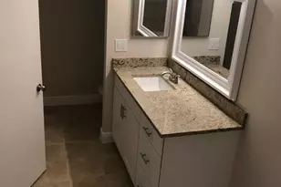 641 Executive Center Dr, West Palm Beach, FL 33401 - Photo 13