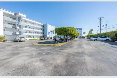 100 Waterway Drive S, Unit #407, Lantana, FL 33462 - Photo 9