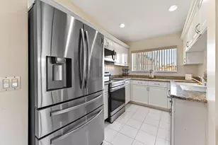 8053 Clear Shores Cir, Delray Beach, FL 33446 - Photo 7