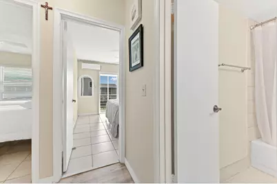 142 Norwich F, West Palm Beach, FL 33417 - Photo 9