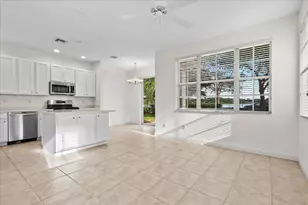 556 Tomahawk Ct, Palm Beach Gardens, FL 33410 - Photo 9